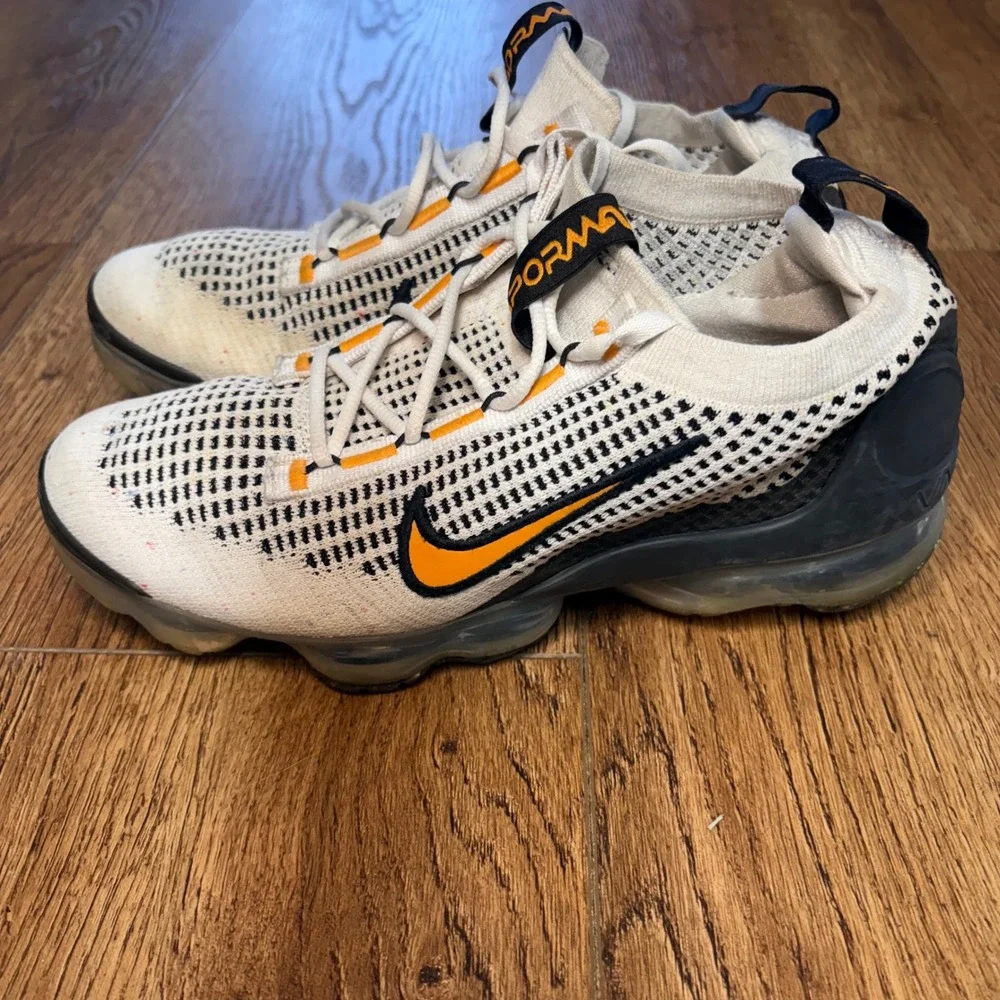 Nike Air‎ VaporMax 2021 Flyknit White Orange DB1550-104 Youth 6.5Y Womens 8